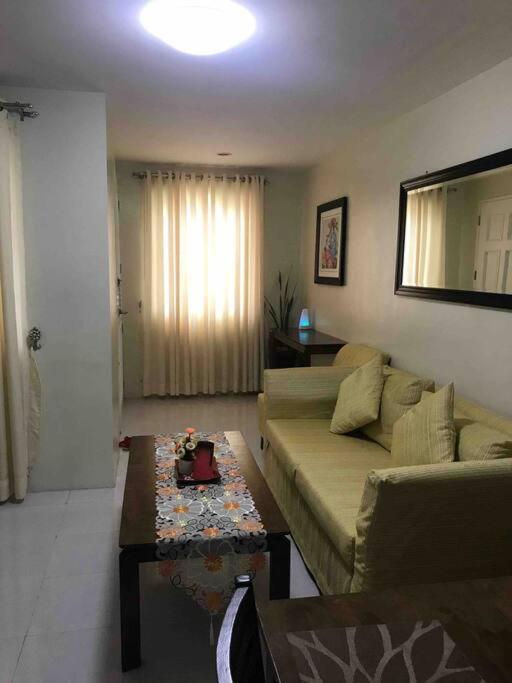 3 Bedrooms 3 Baths Victorian Style Townhouse Fully Furnished Batangas Eksteriør bilde